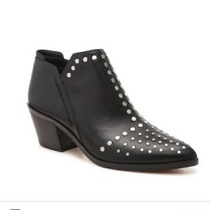 1 state studded leather Loki bootie!